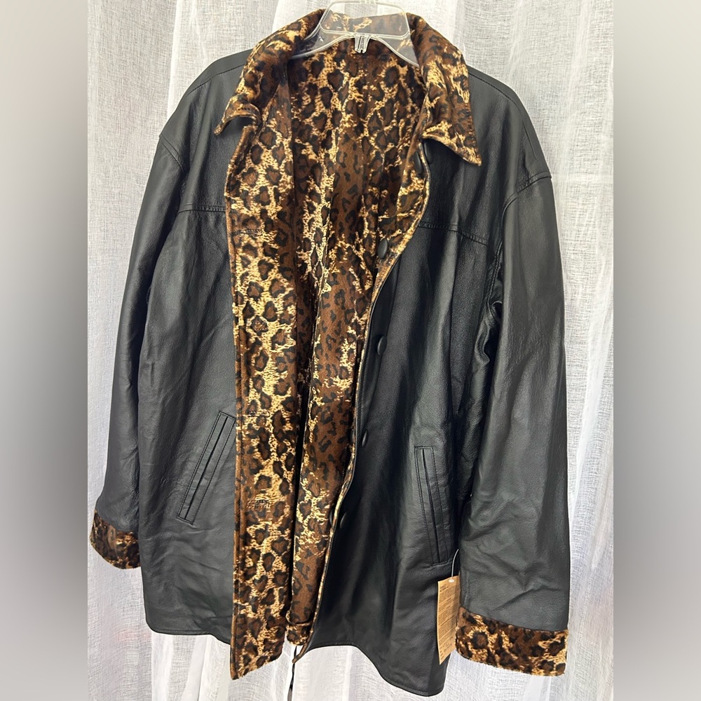 Woman’s 90s Vintage Black Leather Jacket with Leopard Print Lining